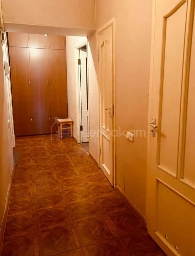 2 Սենյականոց Բնակարան Քարե Շենքում, 67քմ, 2/5 հարկ, Նորմալ Վիճակում