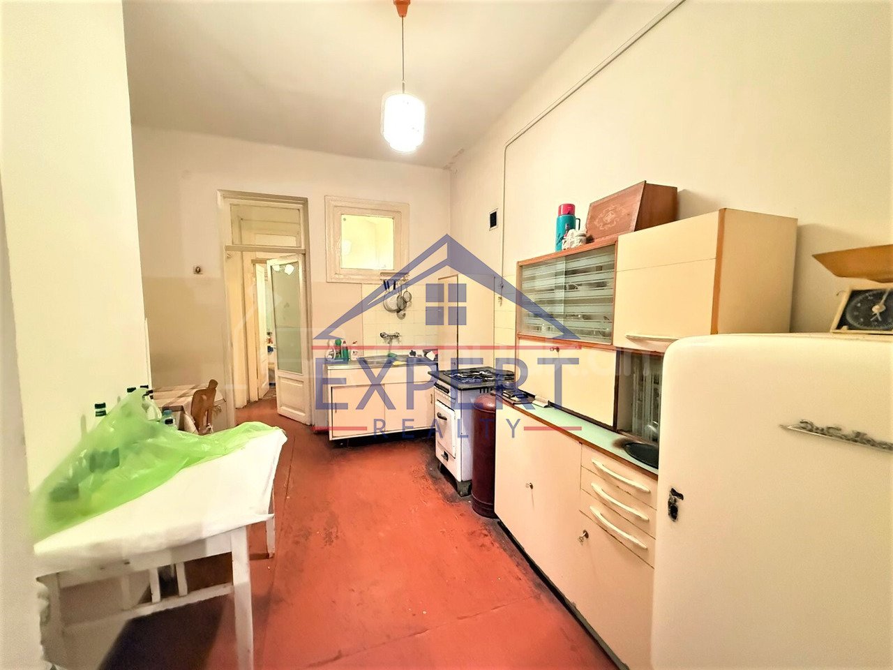 4 Սենյականոց Բնակարան Քարե Շենքում, 108քմ, 2/6 հարկ, Պետական Վիճակում