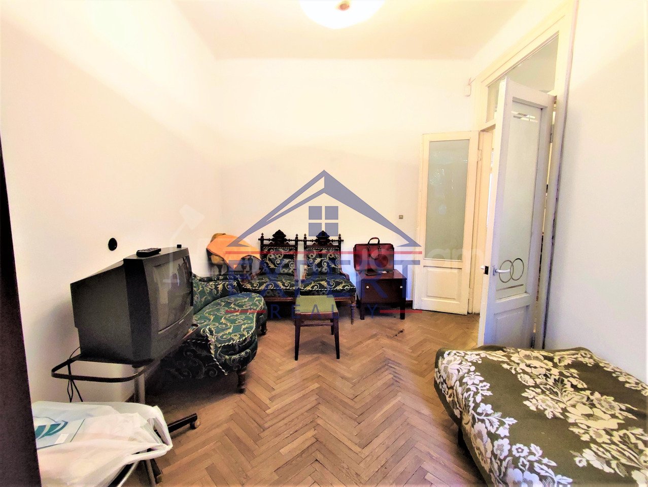 4 Սենյականոց Բնակարան Քարե Շենքում, 108քմ, 2/6 հարկ, Պետական Վիճակում