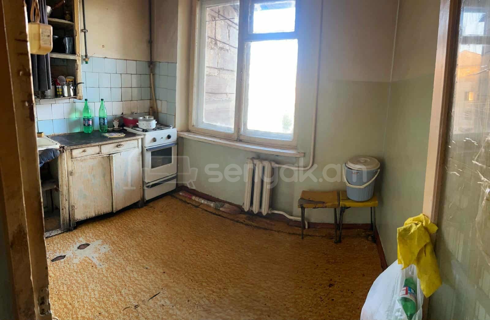 1 Սենյականոց Բնակարան Քարե Շենքում, 37քմ, 4/5 հարկ, Պետական Վիճակում