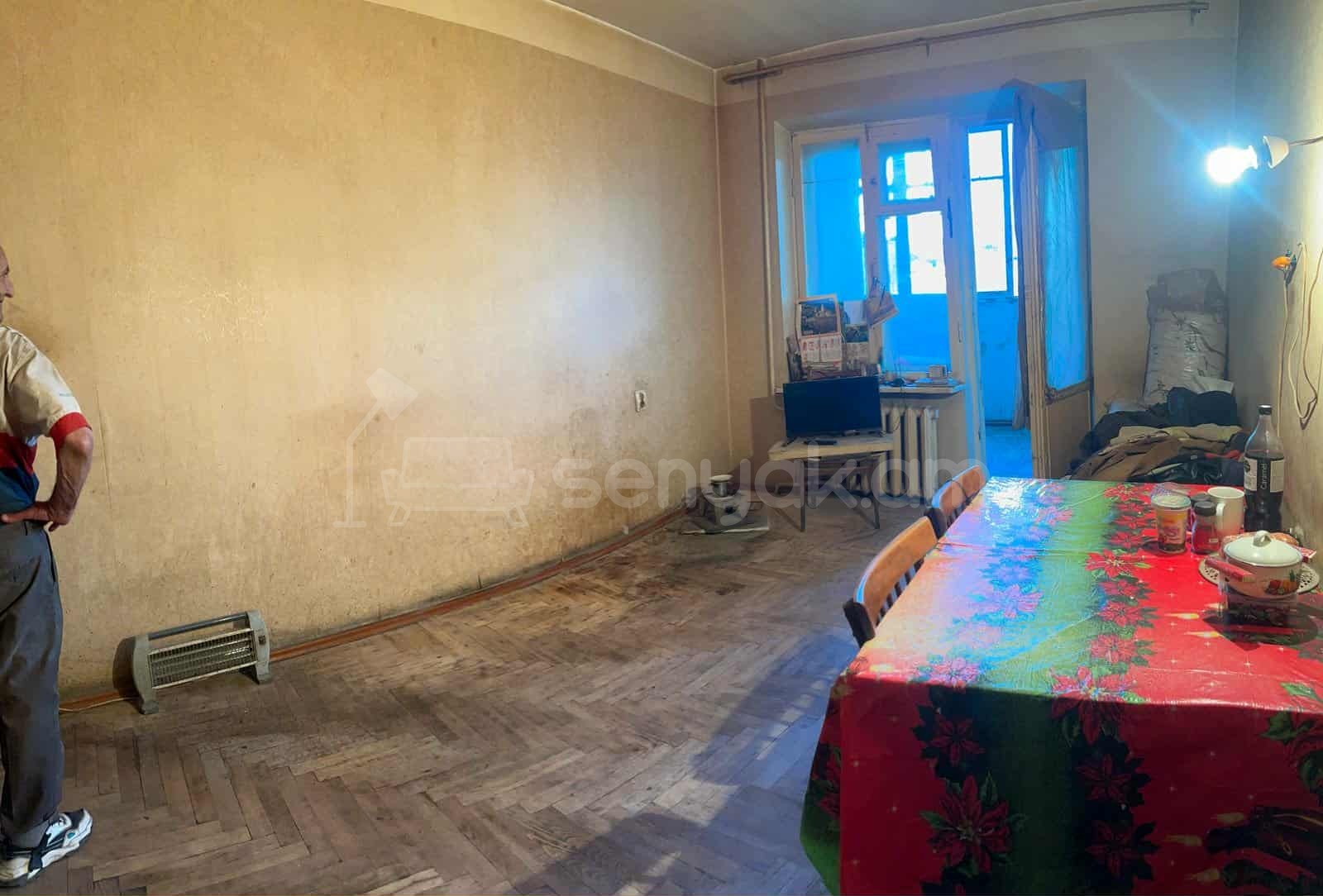 1 Սենյականոց Բնակարան Քարե Շենքում, 37քմ, 4/5 հարկ, Պետական Վիճակում