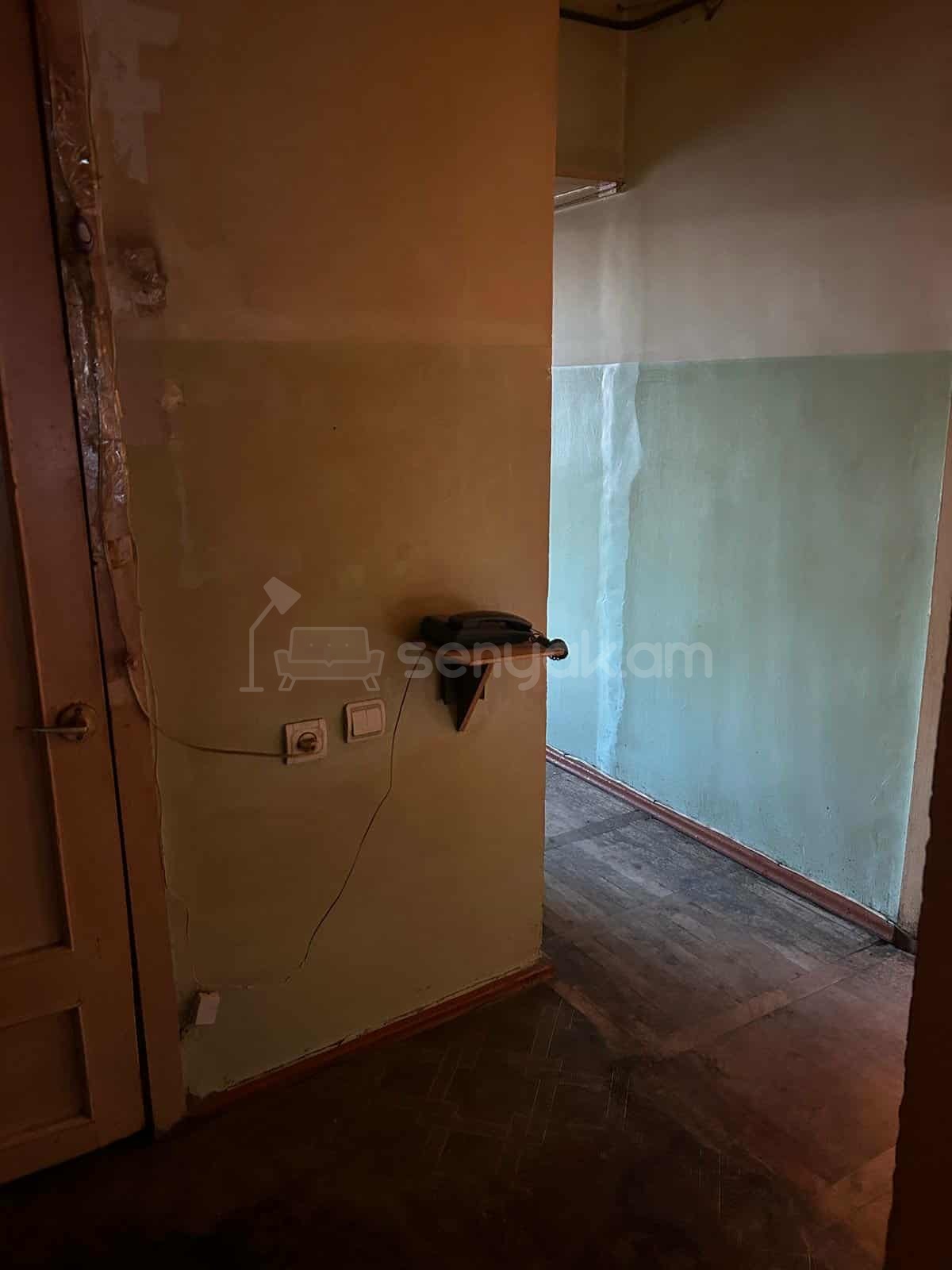 1 Սենյականոց Բնակարան Քարե Շենքում, 37քմ, 4/5 հարկ, Պետական Վիճակում