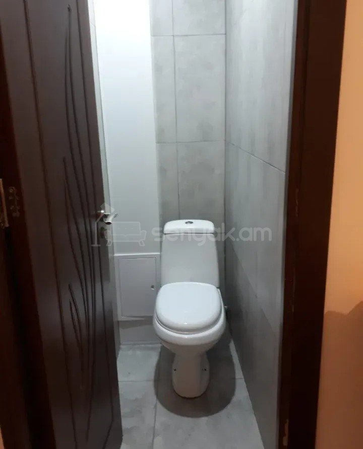 2 Սենյականոց Բնակարան Քարե Շենքում, 56քմ, 3/5 հարկ, Կոսմետիկ Վերանորոգված, Կահավորված, Արևկող