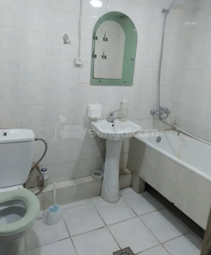 2 Սենյականոց Բնակարան Քարե Շենքում, 56քմ, 1/14 հարկ, Նորմալ Վիճակում, Կահավորված