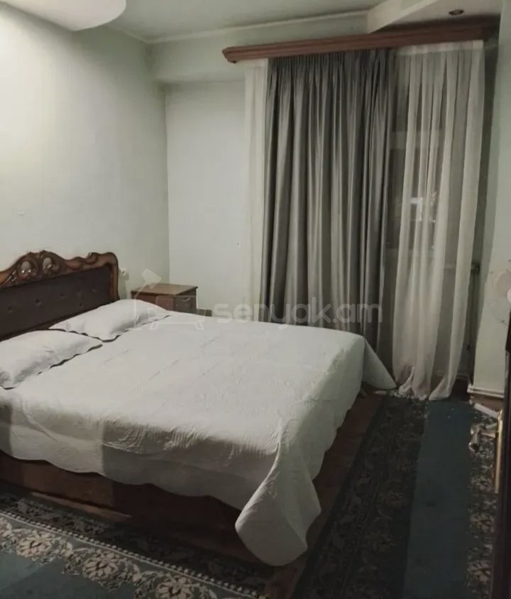 2 Սենյականոց Բնակարան Քարե Շենքում, 56քմ, 1/14 հարկ, Նորմալ Վիճակում, Կահավորված