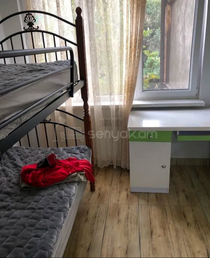 3 Սենյականոց Բնակարան Քարե Շենքում, 75քմ, 3/7 հարկ, Կապիտալ Վերանորոգված, Կահավորված