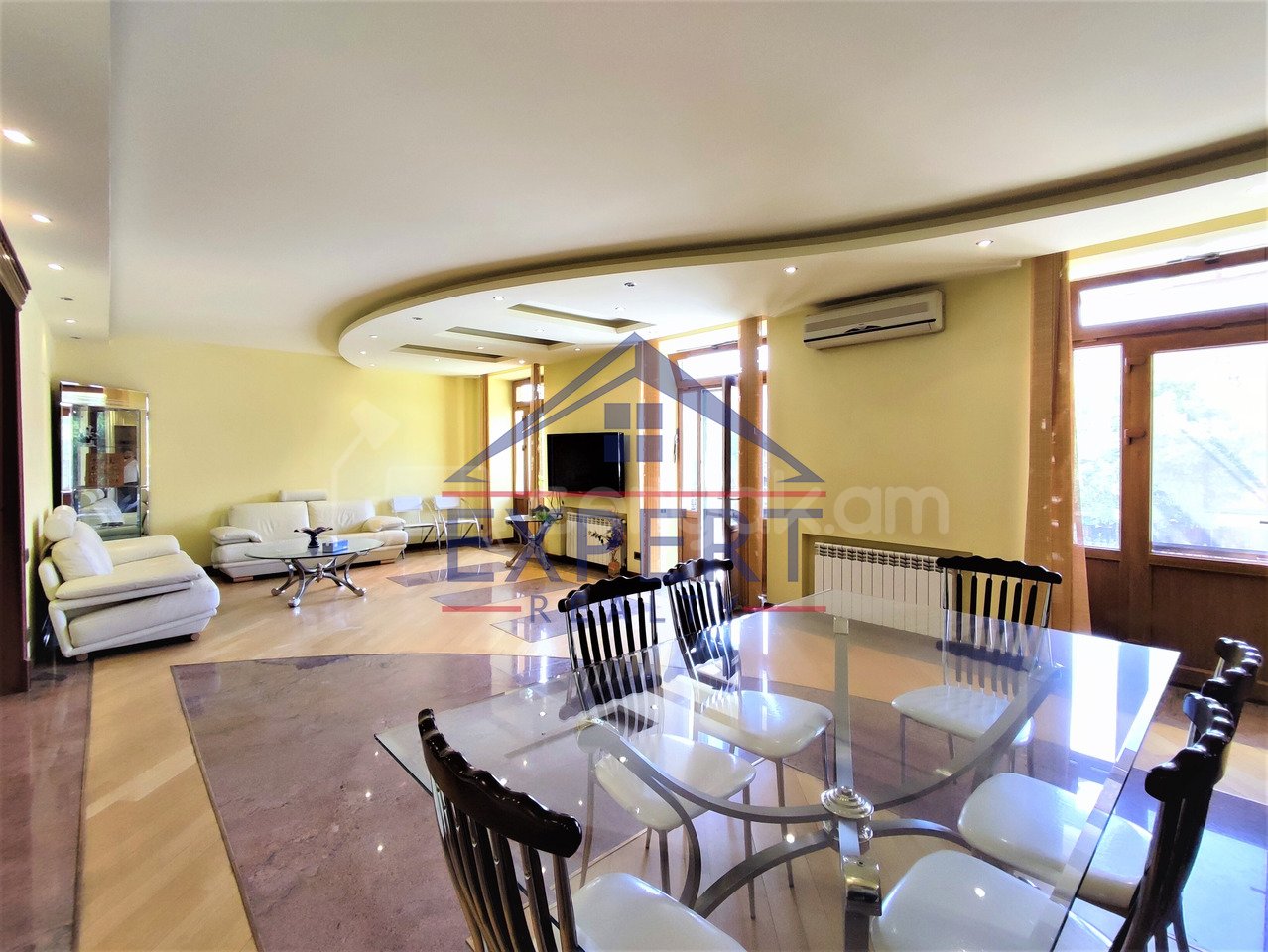 3 Սենյականոց Բնակարան Քարե Շենքում, 180քմ, 3/5 հարկ, Կապիտալ Վերանորոգված, Կահավորված, Արևկող