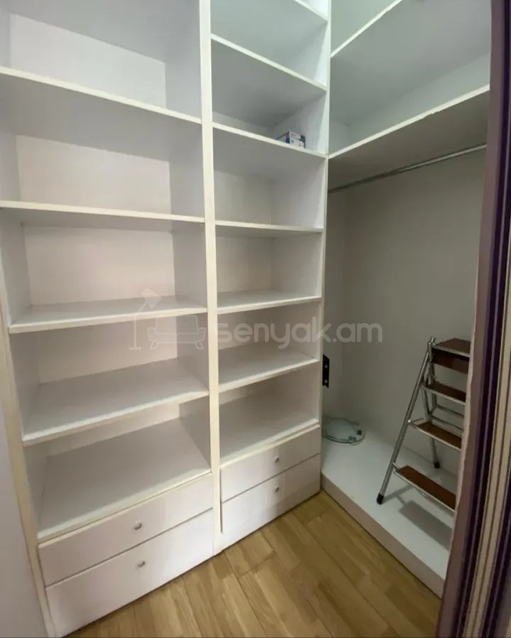 2 Սենյականոց Բնակարան Քարե Շենքում, 80քմ, 2/5 հարկ, Դիզայներական Վերանորոգված, Կահավորված