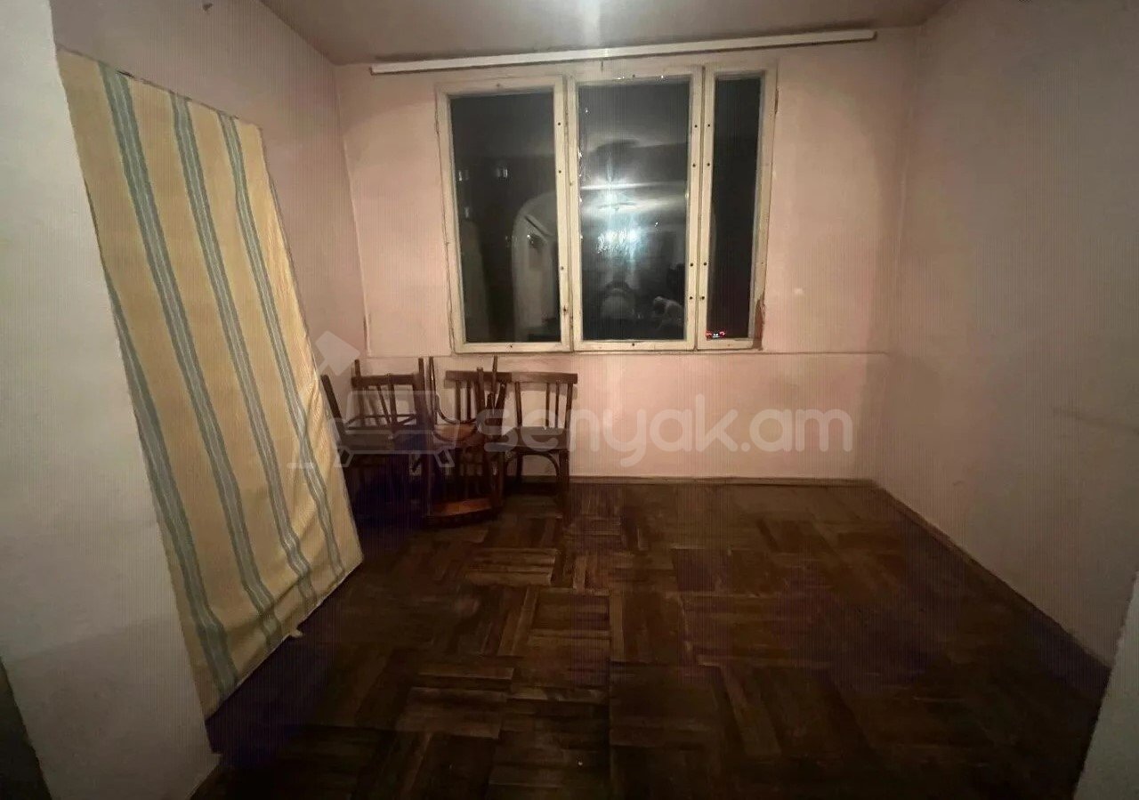 2 Սենյականոց Բնակարան, 50քմ, 3/5 հարկ, Պետական Վիճակում