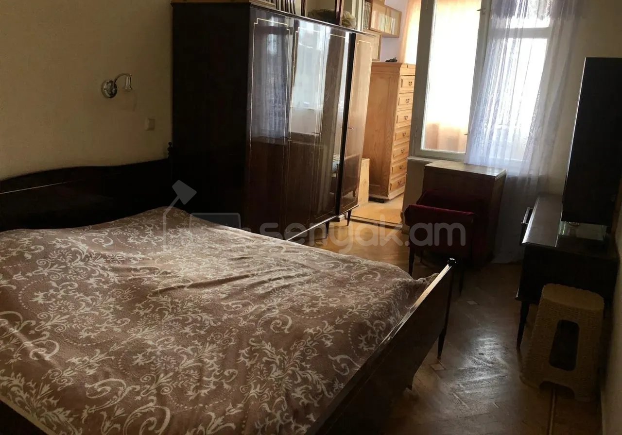 4 Սենյականոց Բնակարան Քարե Շենքում, 100քմ, 9/9 հարկ, Կապիտալ Վերանորոգված, Կահավորված