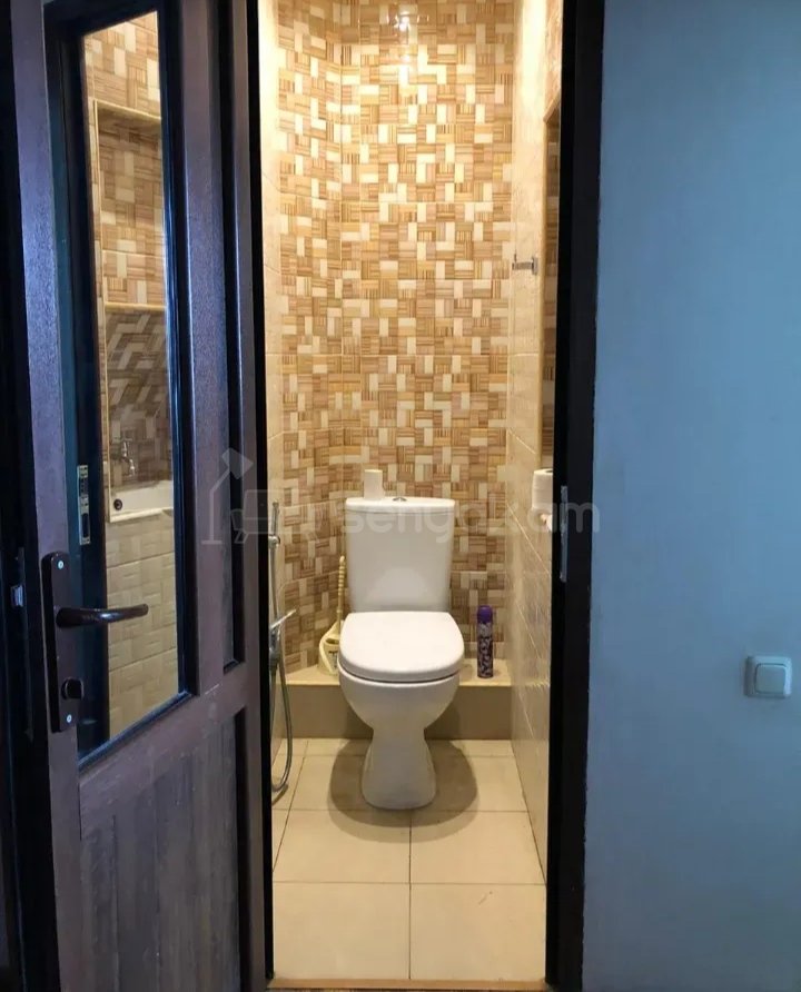 4 Սենյականոց Բնակարան Քարե Շենքում, 100քմ, 9/9 հարկ, Կապիտալ Վերանորոգված, Կահավորված