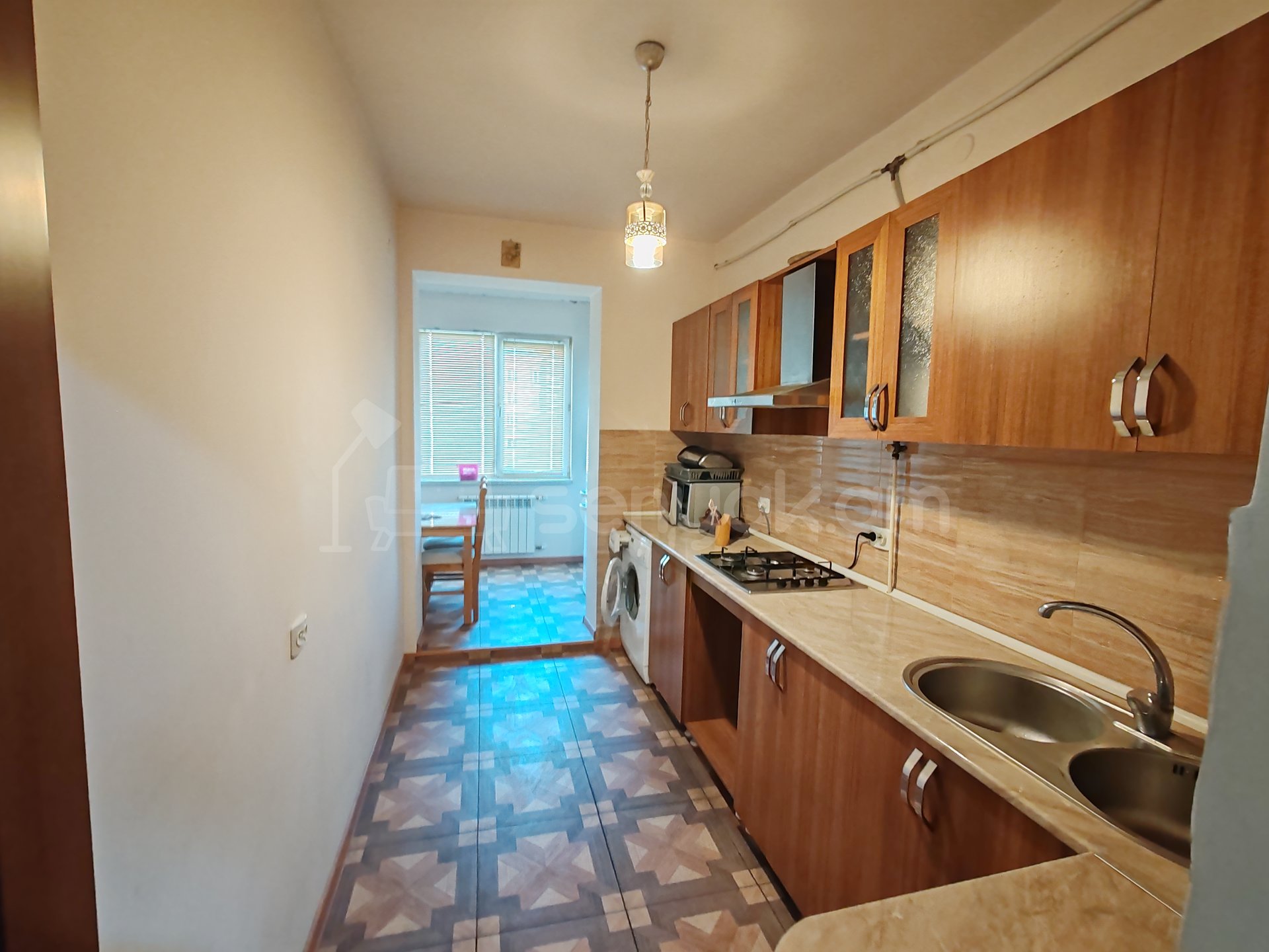 2 Սենյականոց Բնակարան, 70քմ, 8/9 հարկ, Նորմալ Վիճակում, Կահավորված