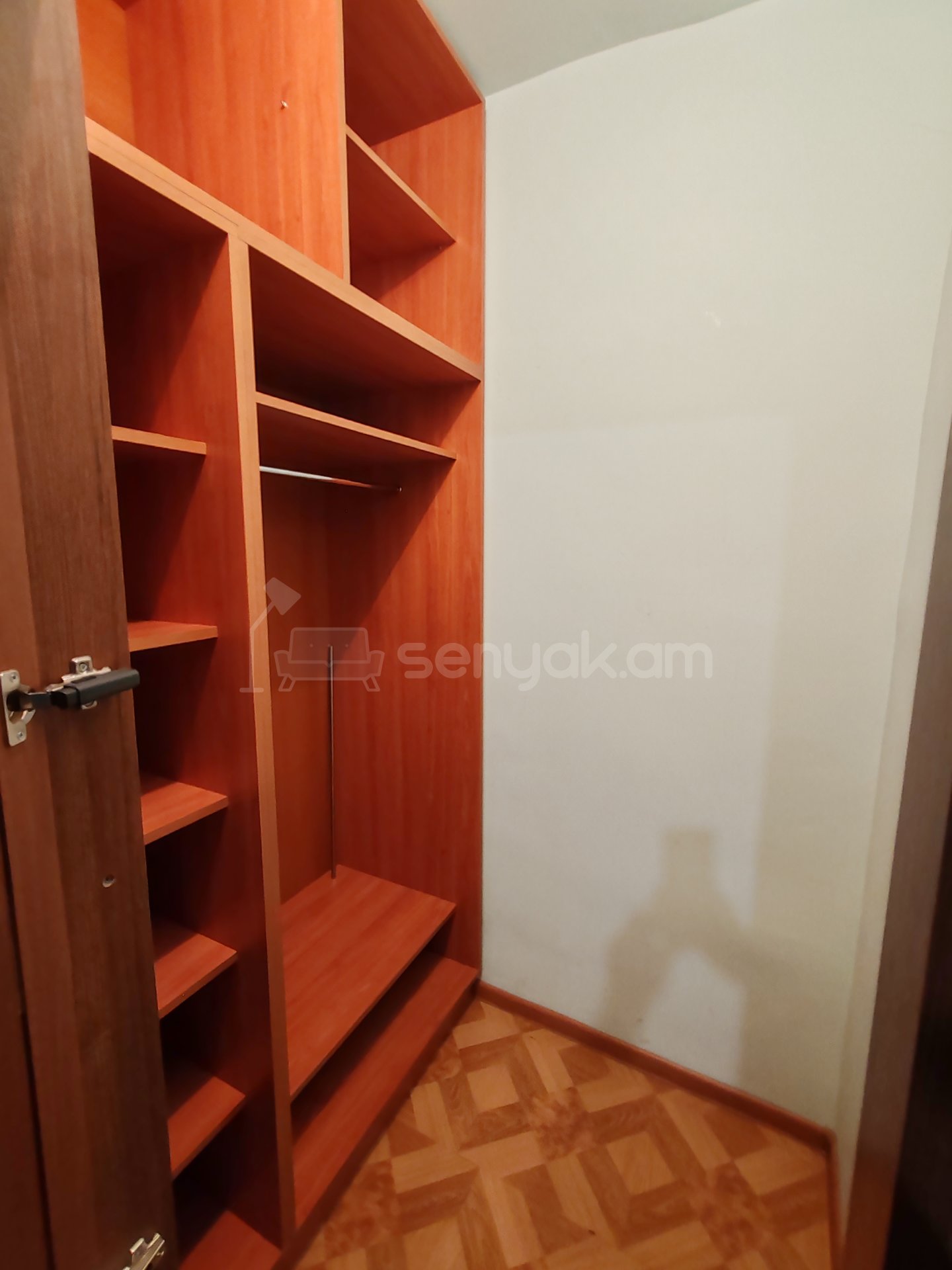 2 Սենյականոց Բնակարան, 70քմ, 8/9 հարկ, Նորմալ Վիճակում, Կահավորված