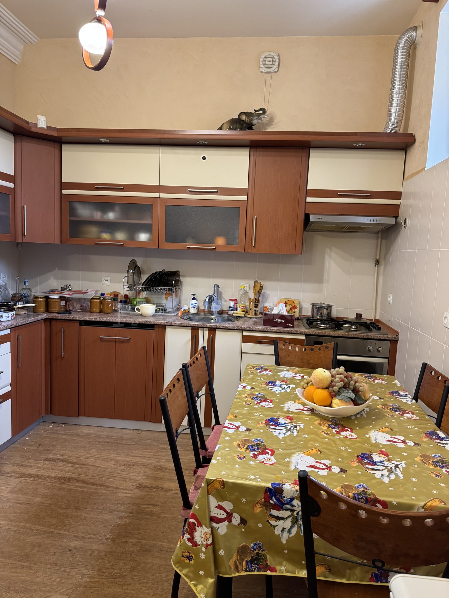 5 Սենյականոց Ամառանոց, 391քմ, Լողավազանով, Ավտոտնակով