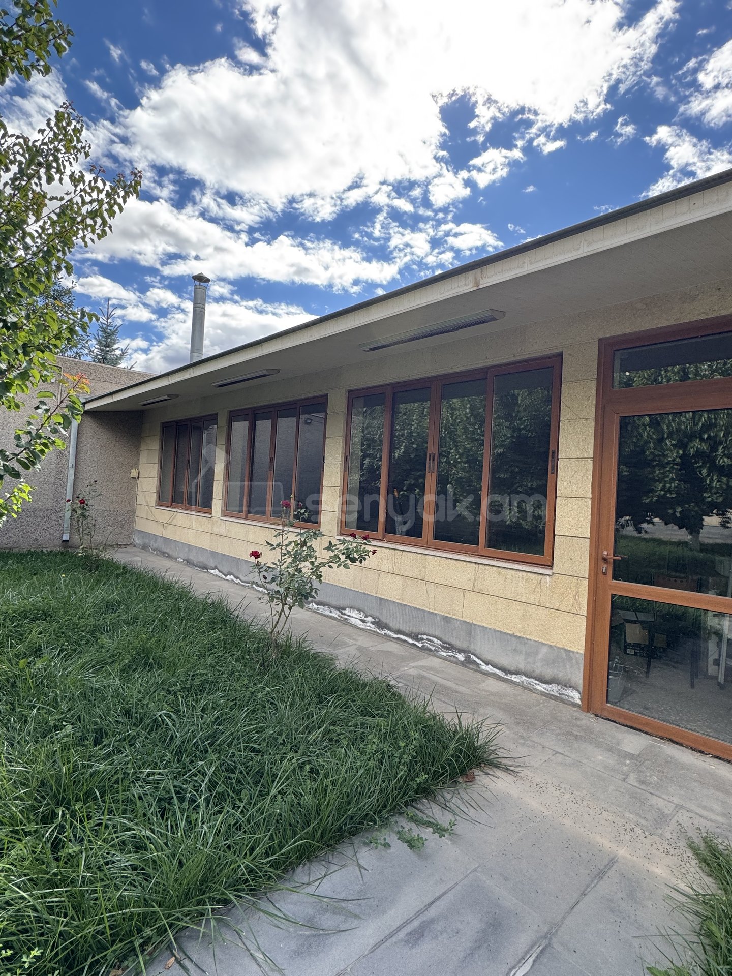 5 Սենյականոց Ամառանոց, 391քմ, Լողավազանով, Ավտոտնակով