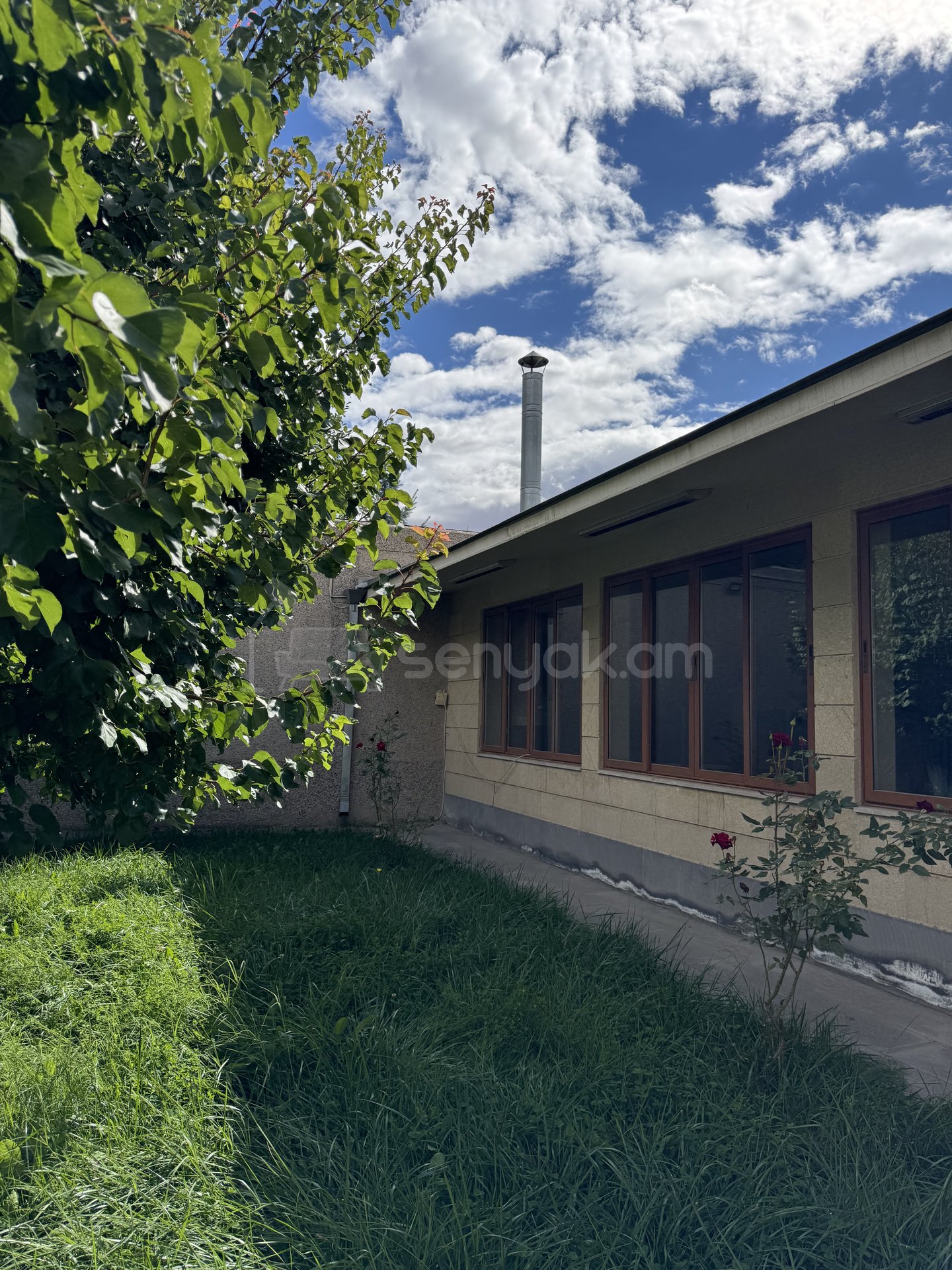 5 Սենյականոց Ամառանոց, 391քմ, Լողավազանով, Ավտոտնակով