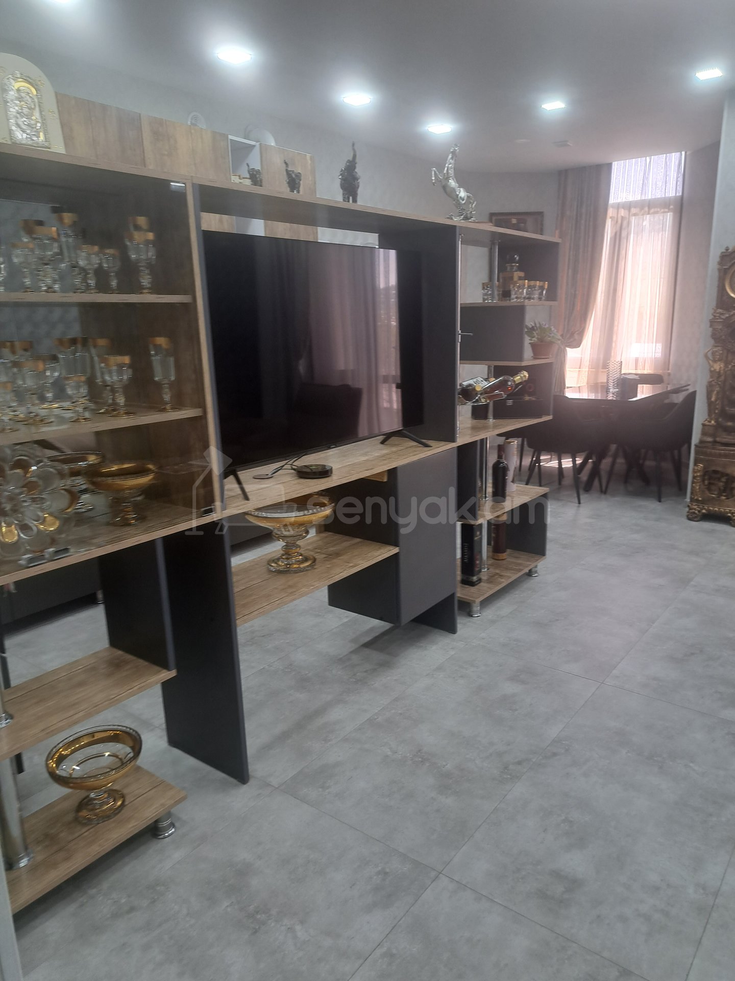 3 Սենյականոց Բնակարան Նորակառույց Քարե Շենքում, 83քմ, 2/3 հարկ, Դիզայներական Վերանորոգված