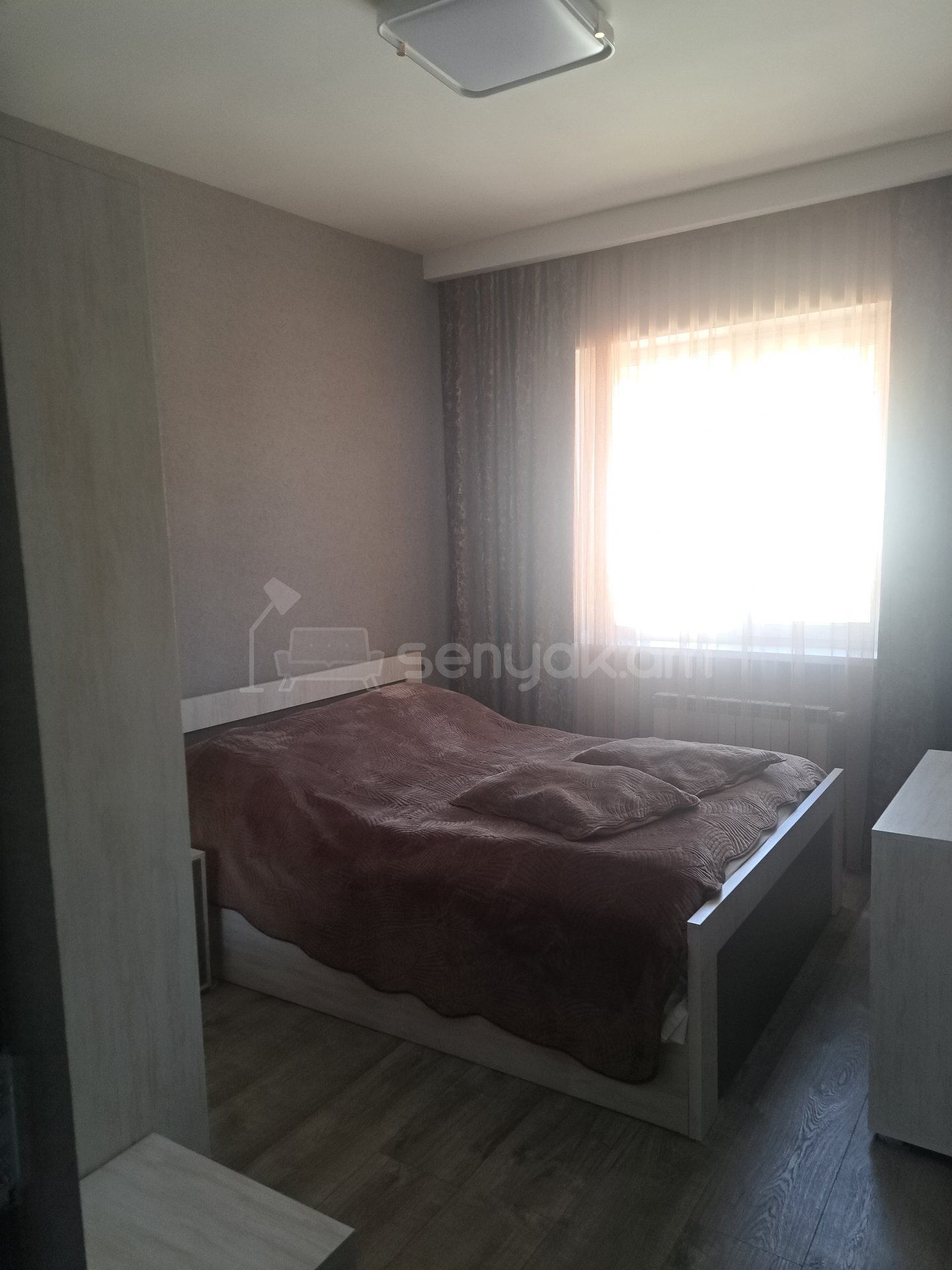 3 Սենյականոց Բնակարան Նորակառույց Քարե Շենքում, 83քմ, 2/3 հարկ, Դիզայներական Վերանորոգված