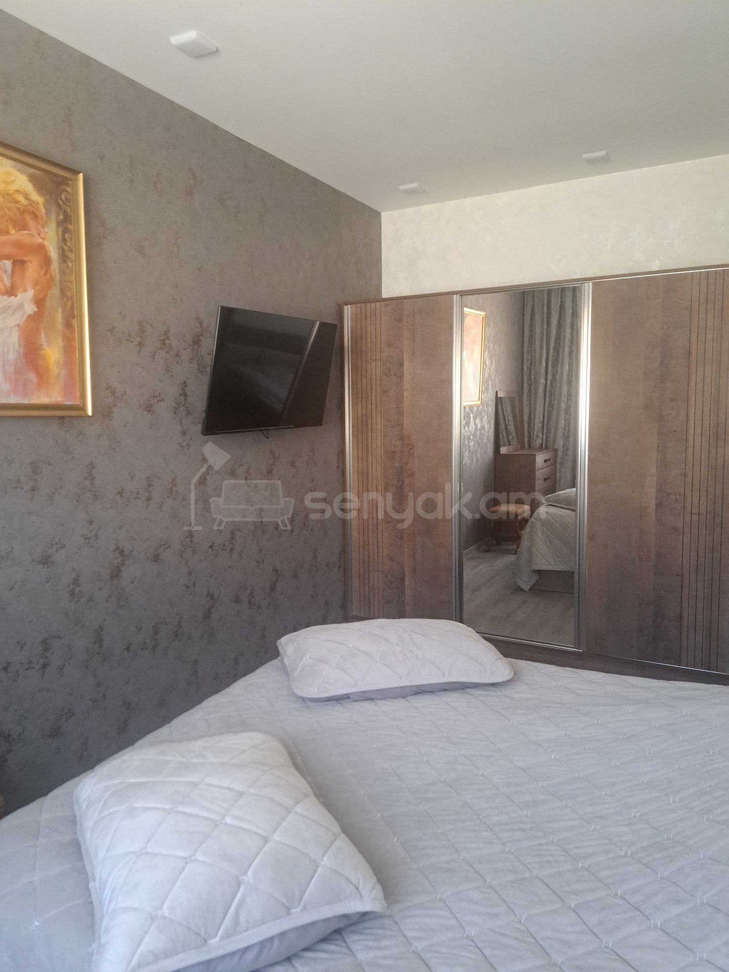 3 Սենյականոց Բնակարան Նորակառույց Քարե Շենքում, 83քմ, 2/3 հարկ, Դիզայներական Վերանորոգված