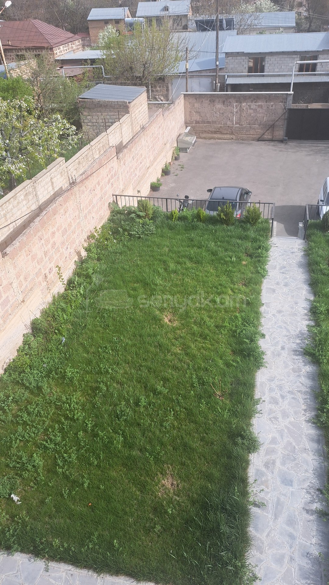 3 Սենյականոց Բնակարան Նորակառույց Քարե Շենքում, 83քմ, 2/3 հարկ, Դիզայներական Վերանորոգված