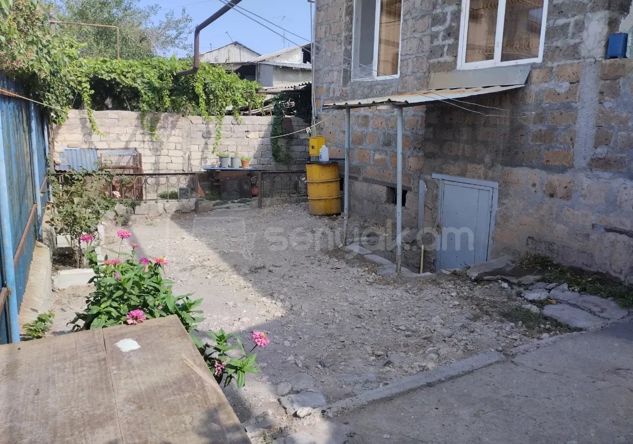 4 Սենյականոց Սեփական Տուն, 97քմ, Կոսմետիկ Վերանորոգված