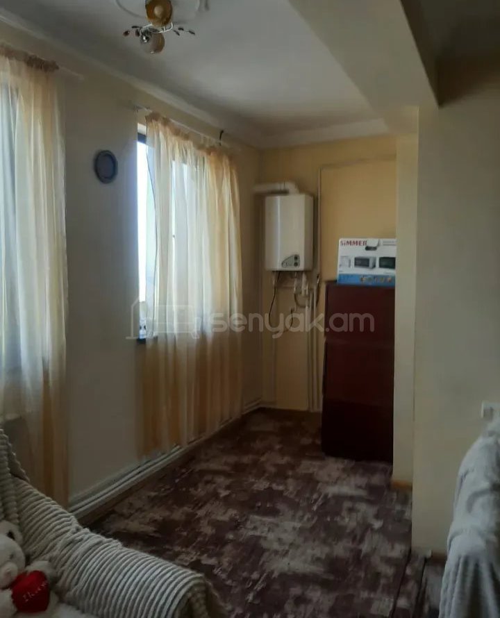 3 Սենյականոց Բնակարան Քարե Շենքում, 70քմ, 3/5 հարկ, Կոսմետիկ Վերանորոգված