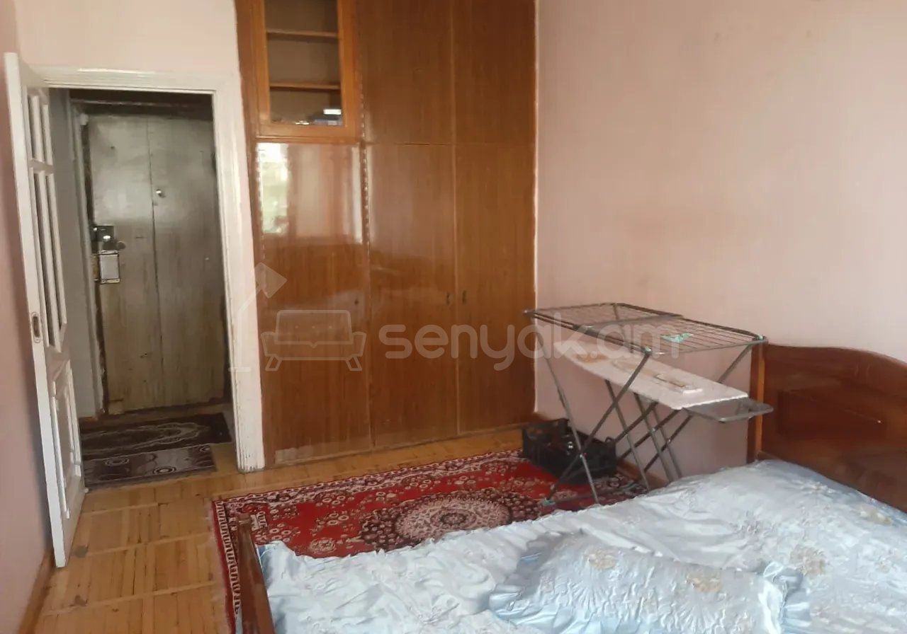 3 Սենյականոց Բնակարան Քարե Շենքում, 70քմ, 3/5 հարկ, Կոսմետիկ Վերանորոգված