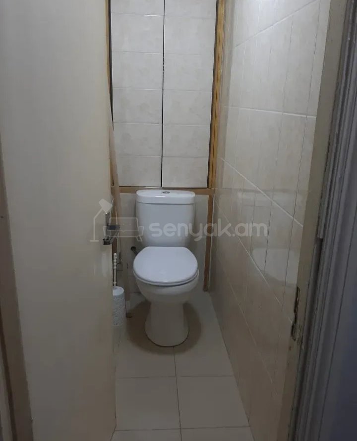 3 Սենյականոց Բնակարան Քարե Շենքում, 70քմ, 3/5 հարկ, Կոսմետիկ Վերանորոգված