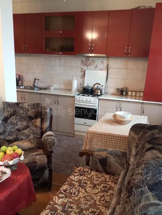 3 Սենյականոց Բնակարան Քարե Շենքում, 70քմ, 5/5 հարկ, Կապիտալ Վերանորոգված