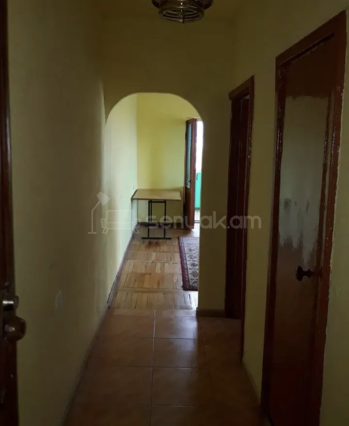 1 Սենյականոց Բնակարան, 40քմ, 5/5 հարկ, Նորմալ Վիճակում, Կահավորված