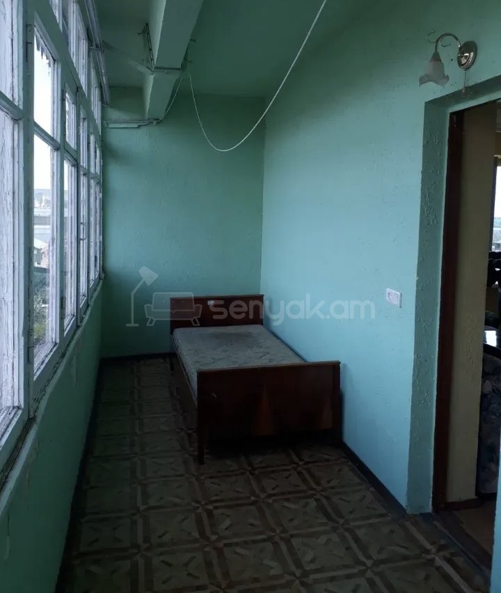 1 Սենյականոց Բնակարան, 40քմ, 5/5 հարկ, Նորմալ Վիճակում, Կահավորված