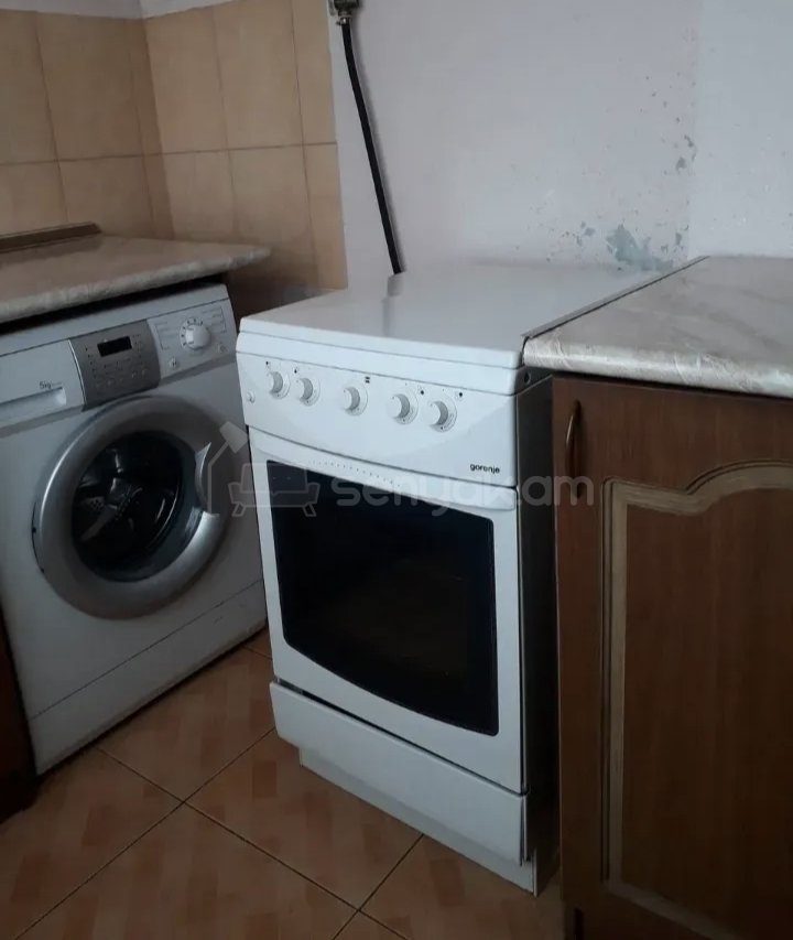 1 Սենյականոց Բնակարան, 40քմ, 5/5 հարկ, Նորմալ Վիճակում, Կահավորված