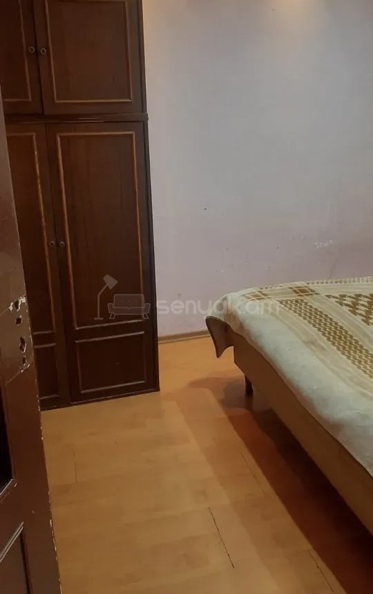 3 Սենյականոց Բնակարան Քարե Շենքում, 72քմ, 3/4 հարկ, Նորմալ Վիճակում, Կահավորված, Արևկող