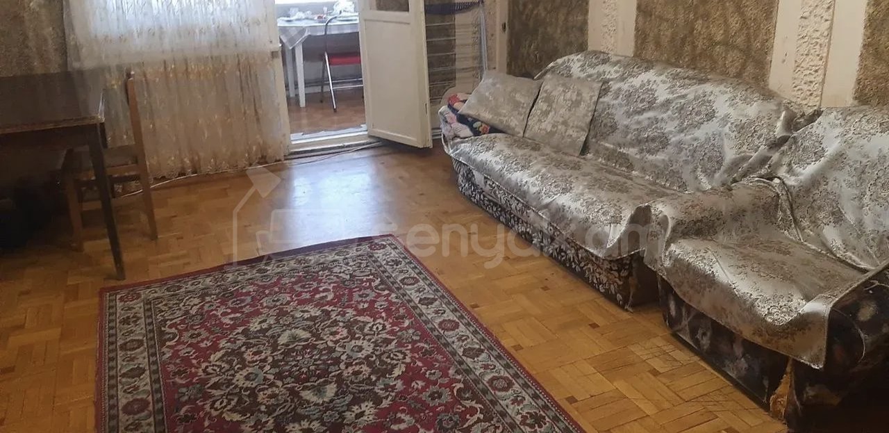 3 Սենյականոց Բնակարան Քարե Շենքում, 72քմ, 3/4 հարկ, Նորմալ Վիճակում, Կահավորված, Արևկող