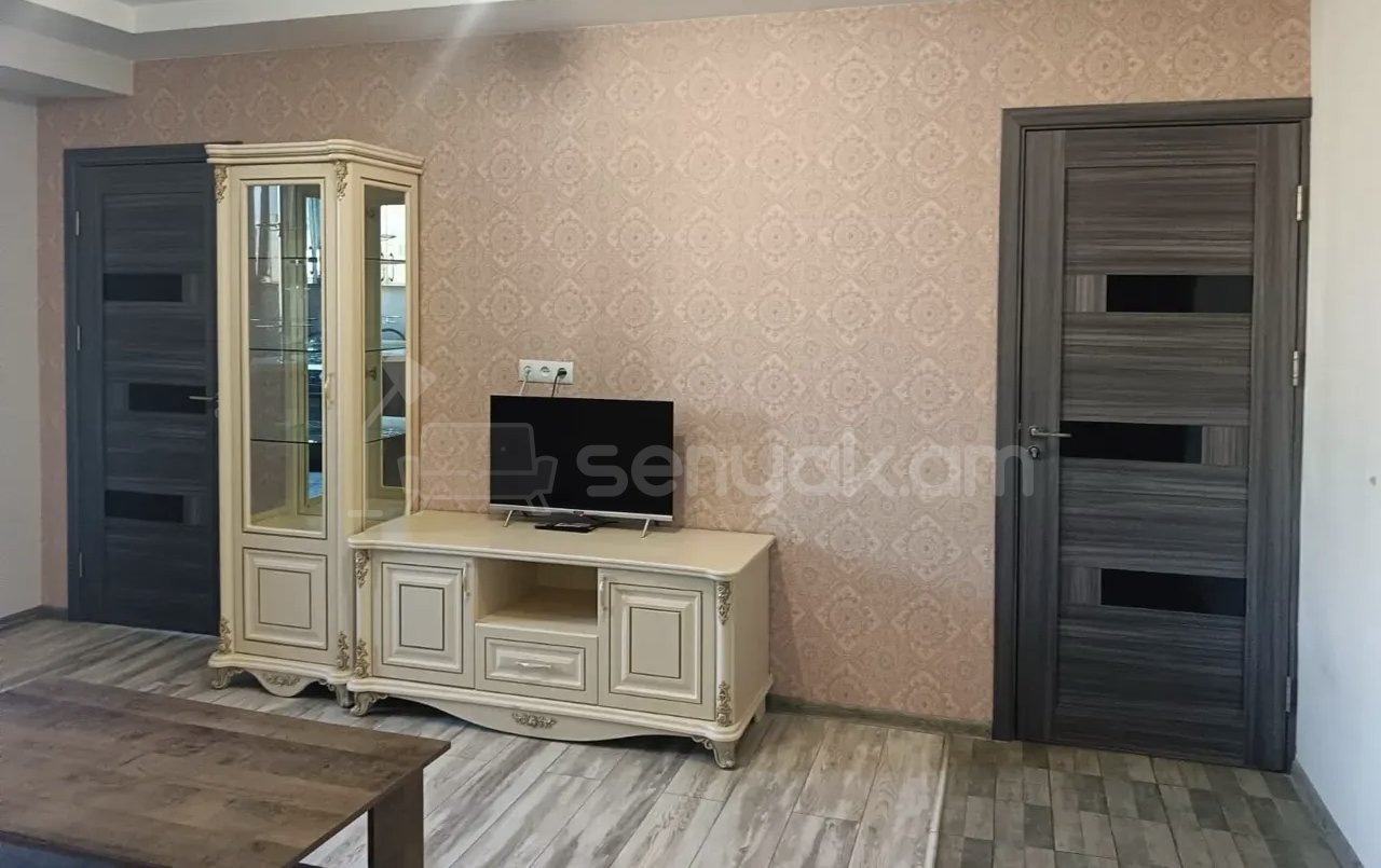 3 Սենյականոց Բնակարան, 74քմ, 5/9 հարկ, Կապիտալ Վերանորոգված, Կահավորված, Արևկող