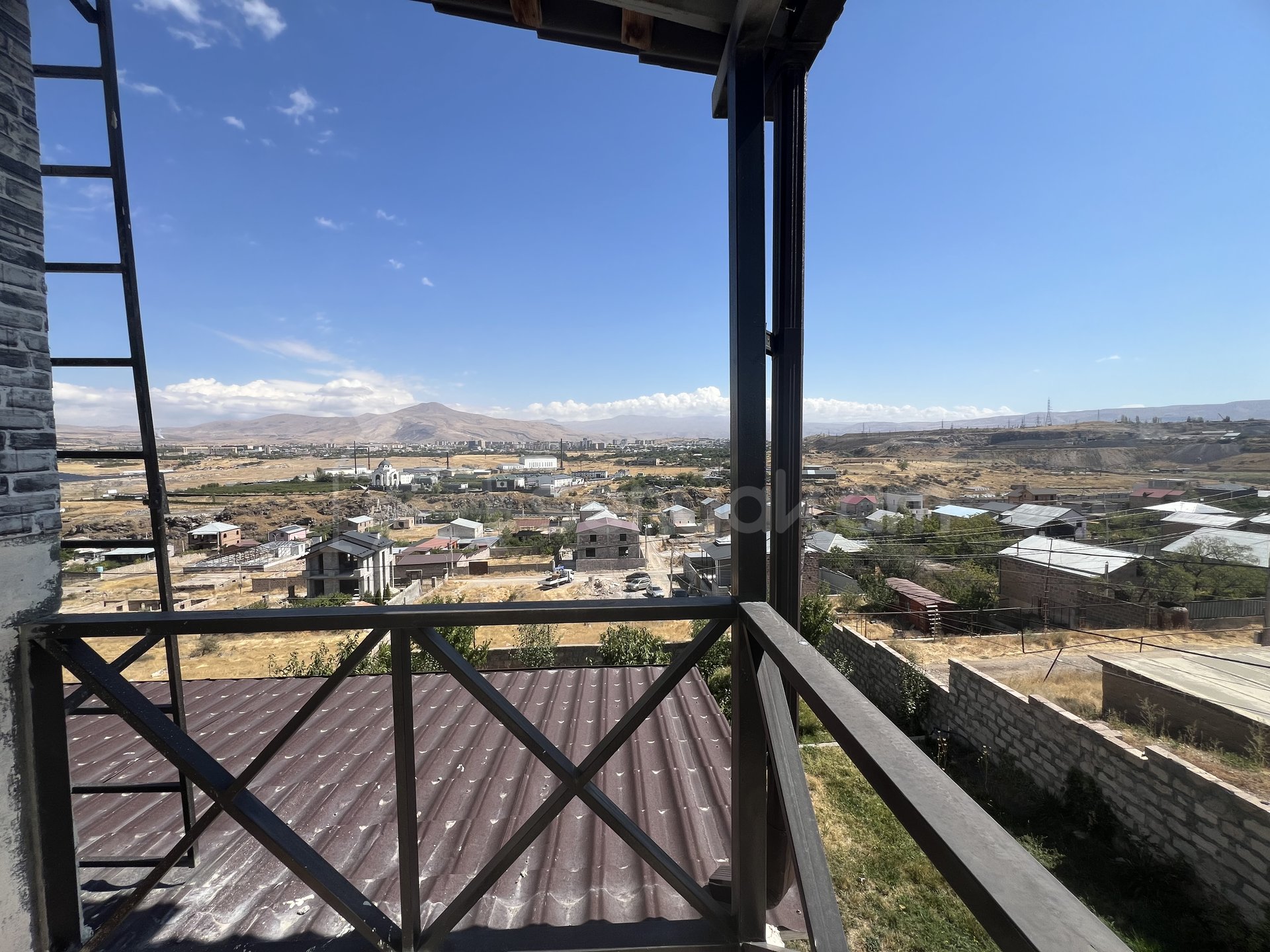 3 Սենյականոց Շքեղ Առանձնատուն, 233քմ, Լողավազանով, Ավտոտնակով