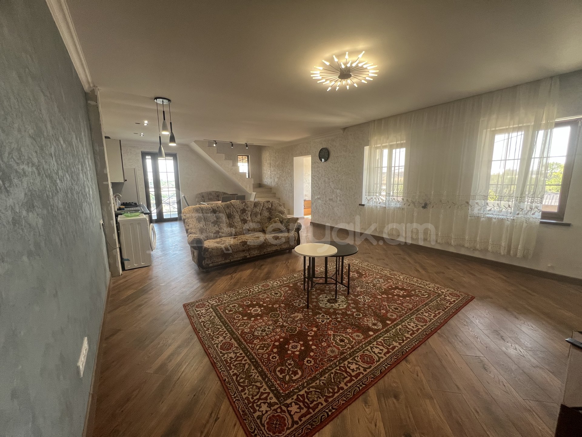 3 Սենյականոց Շքեղ Առանձնատուն, 233քմ, Լողավազանով, Ավտոտնակով