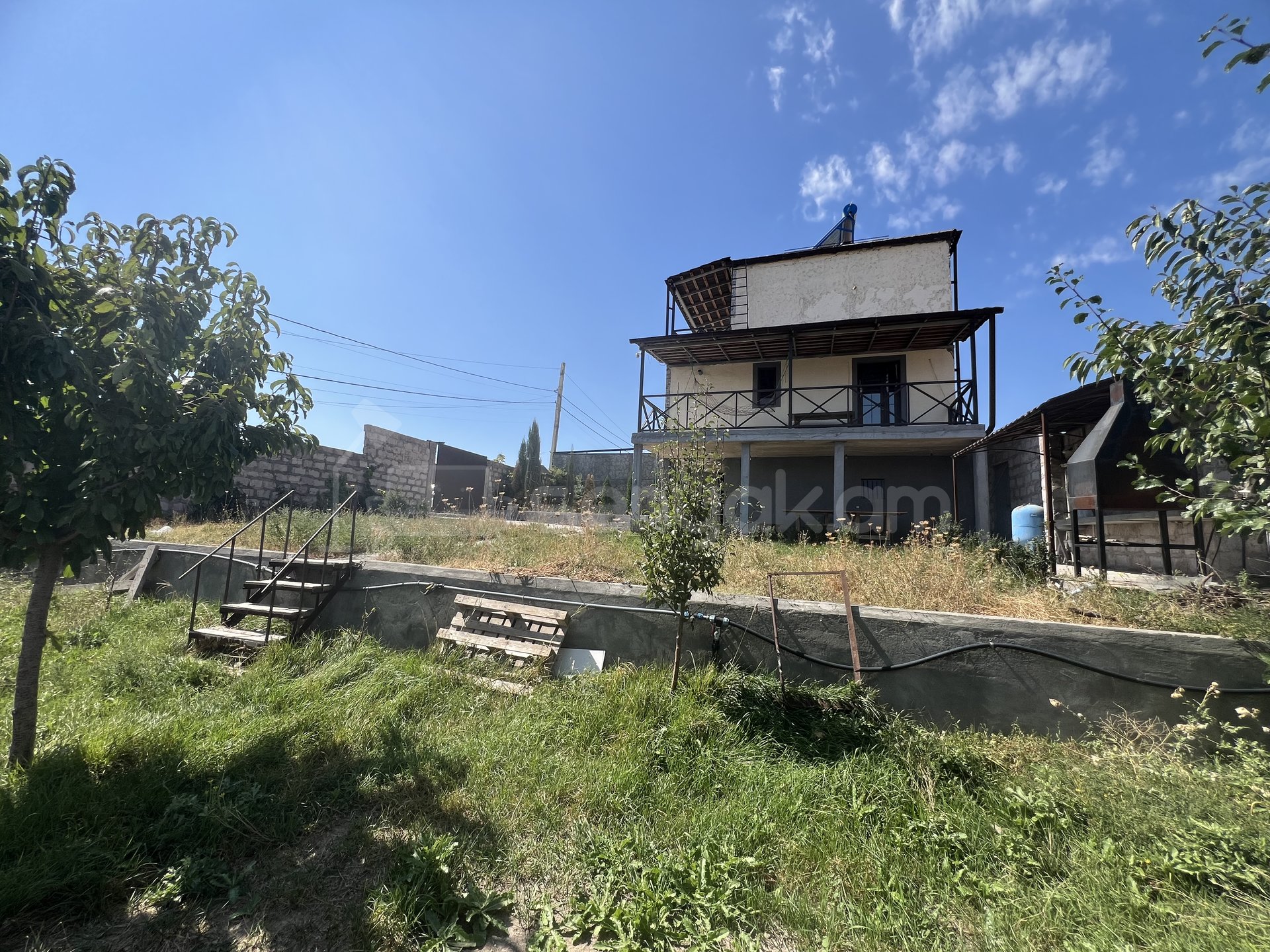 3 Սենյականոց Շքեղ Առանձնատուն, 233քմ, Կահավորված, Լողավազանով, Ավտոտնակով