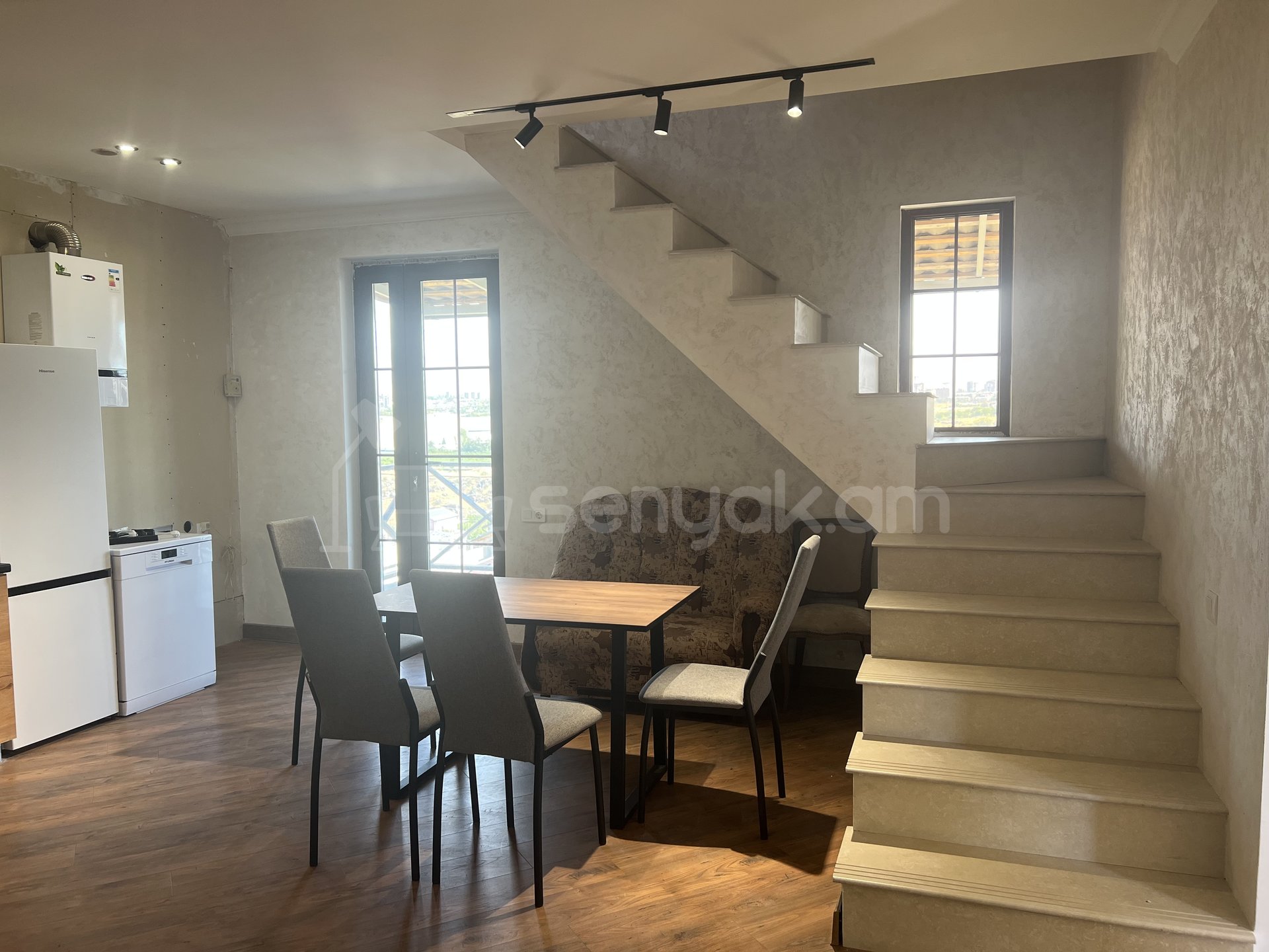 3 Սենյականոց Շքեղ Առանձնատուն, 233քմ, Կահավորված, Լողավազանով, Ավտոտնակով