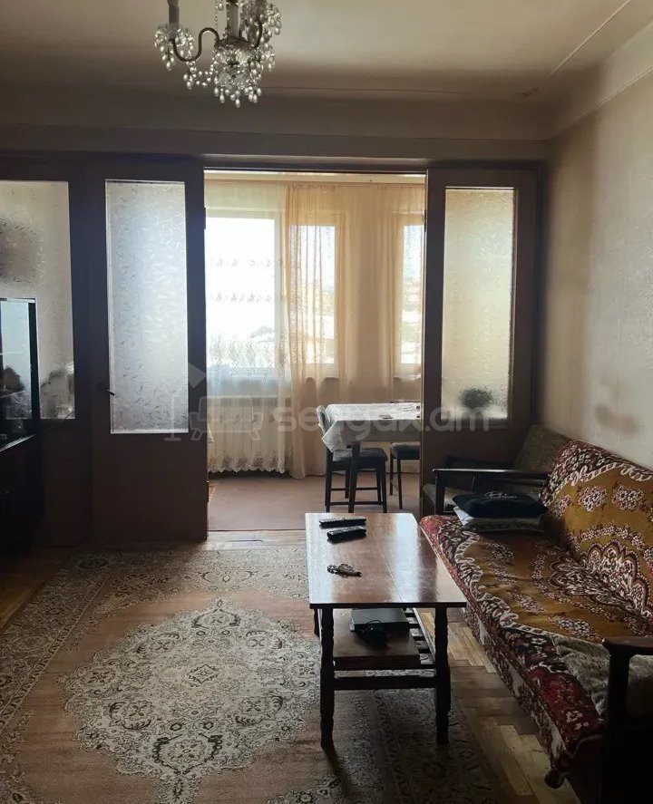 3 Սենյականոց Բնակարան Քարե Շենքում, 63քմ, 5/5 հարկ, Կոսմետիկ Վերանորոգված