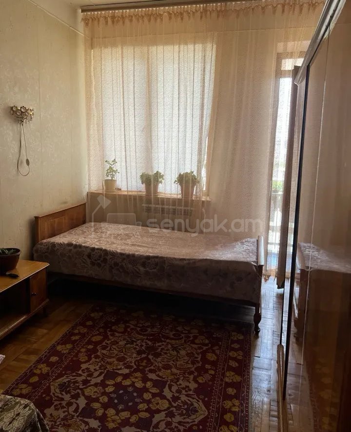 3 Սենյականոց Բնակարան Քարե Շենքում, 63քմ, 5/5 հարկ, Կոսմետիկ Վերանորոգված