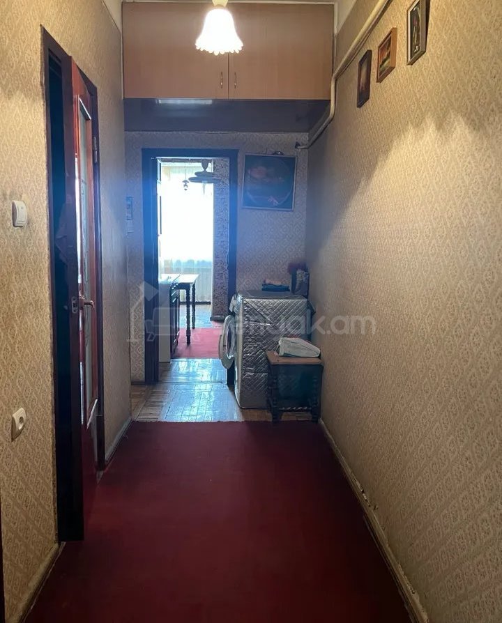 3 Սենյականոց Բնակարան Քարե Շենքում, 63քմ, 5/5 հարկ, Կոսմետիկ Վերանորոգված