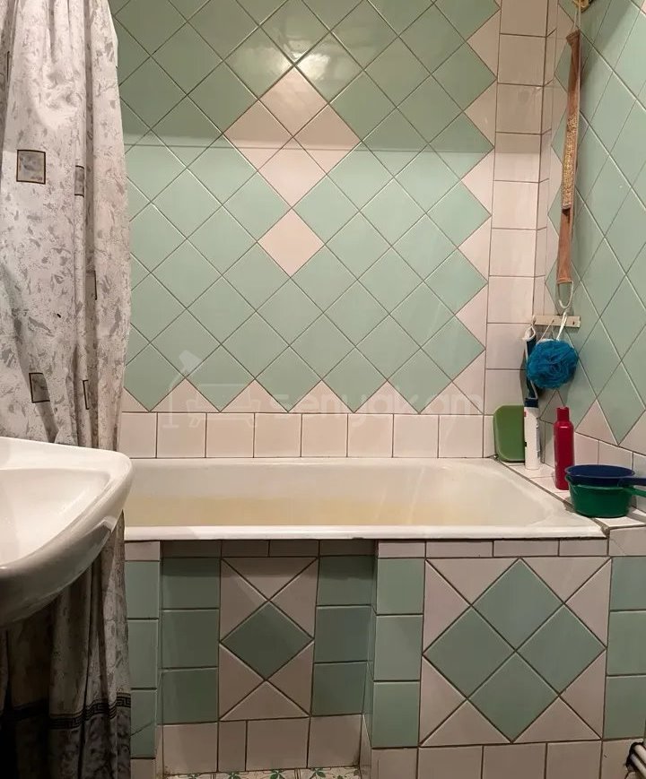 3 Սենյականոց Բնակարան Քարե Շենքում, 63քմ, 5/5 հարկ, Կոսմետիկ Վերանորոգված