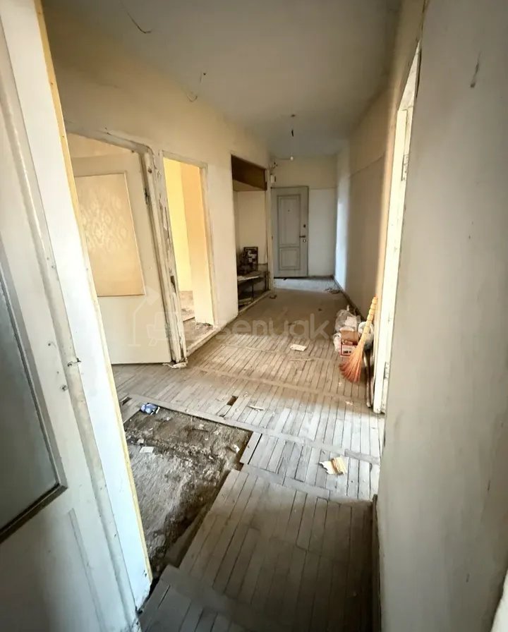 3 Սենյականոց Բնակարան, 72քմ, 8/9 հարկ, Պետական Վիճակում