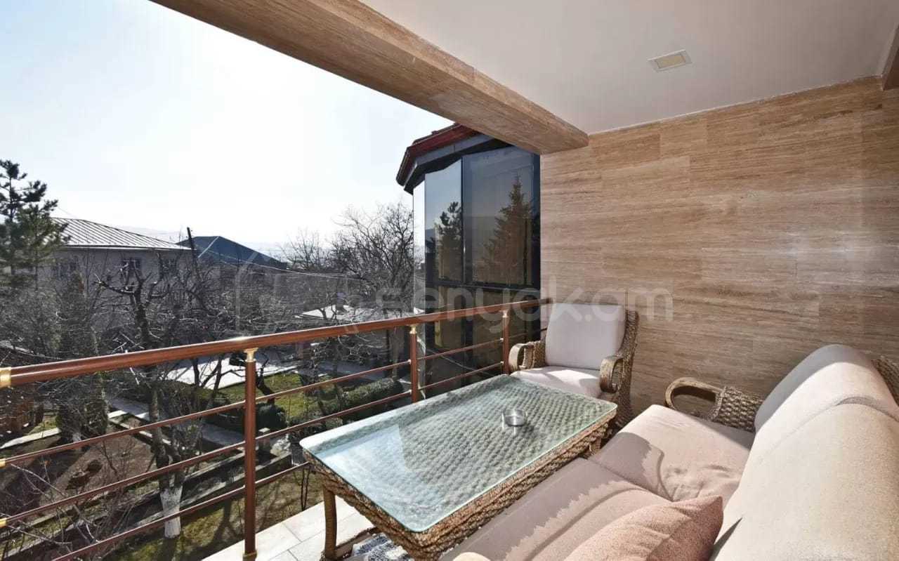 4 Սենյականոց Շքեղ Առանձնատուն, 200քմ, Լողավազանով