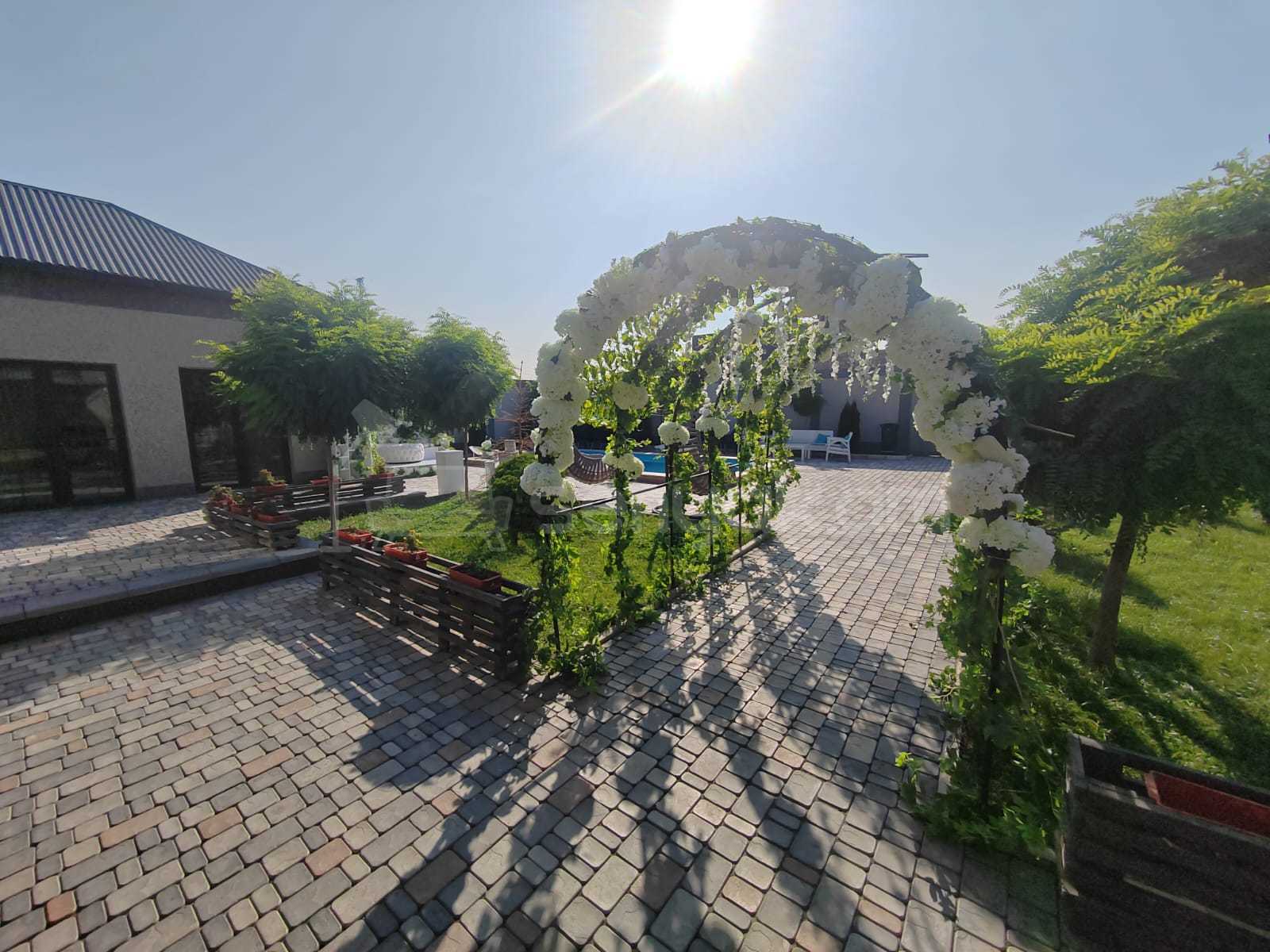 4 Սենյականոց Շքեղ Առանձնատուն, 200քմ, Լողավազանով