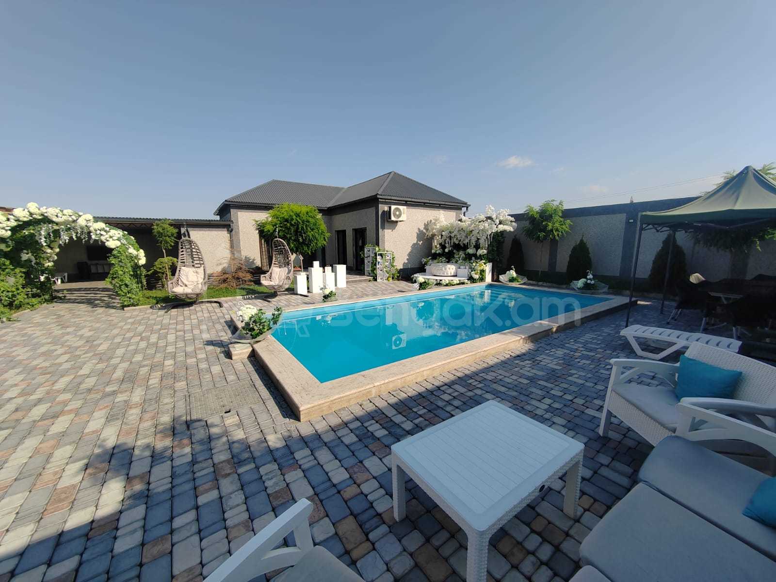 4 Սենյականոց Շքեղ Առանձնատուն, 200քմ, Լողավազանով