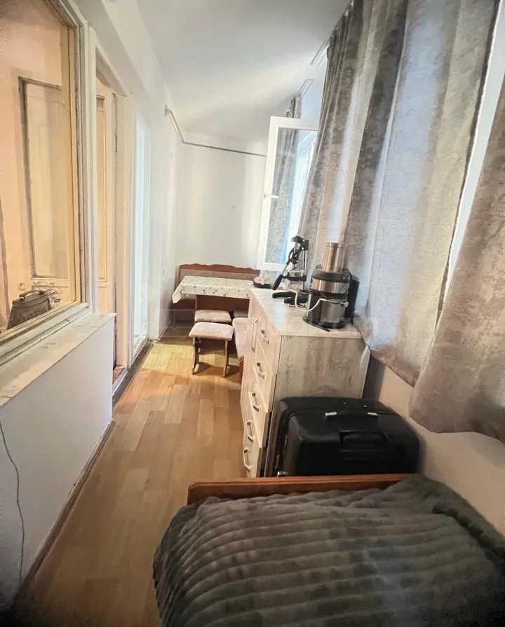 2 Սենյականոց Բնակարան Քարե Շենքում, 50քմ, 1/5 հարկ, Նորմալ Վիճակում, Կահավորված