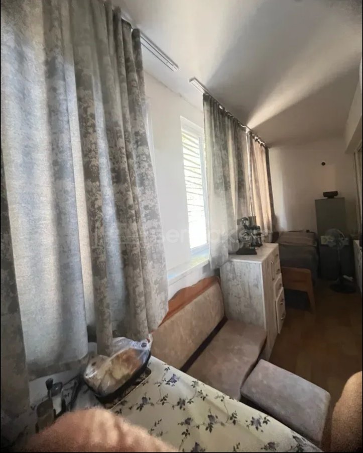 2 Սենյականոց Բնակարան Քարե Շենքում, 50քմ, 1/5 հարկ, Նորմալ Վիճակում, Կահավորված