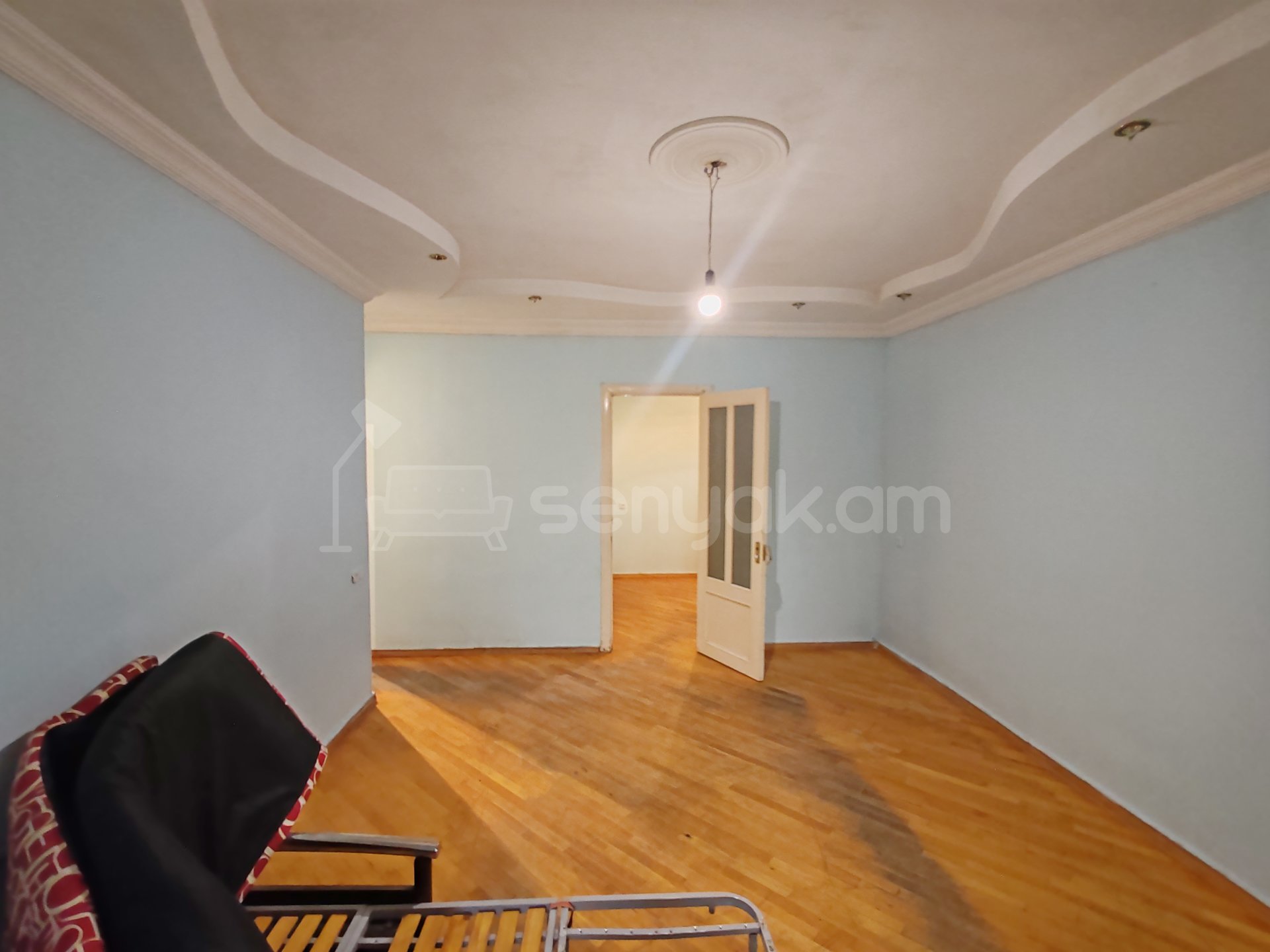 2 Սենյականոց Բնակարան Քարե Շենքում, 60քմ, 1/5 հարկ, Նորմալ Վիճակում, Մասամբ Կահավորված